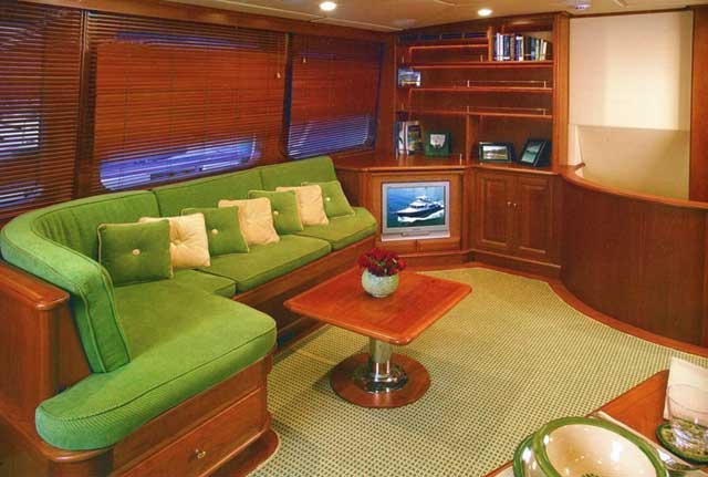 Seat Boat: Small sailboat cabin design