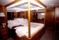 125' Kaori owners' suite